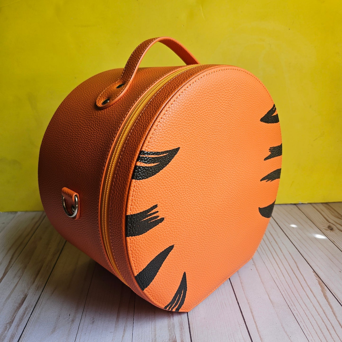 TTFN Tiger CollectEar Ear Carrier Travel Case