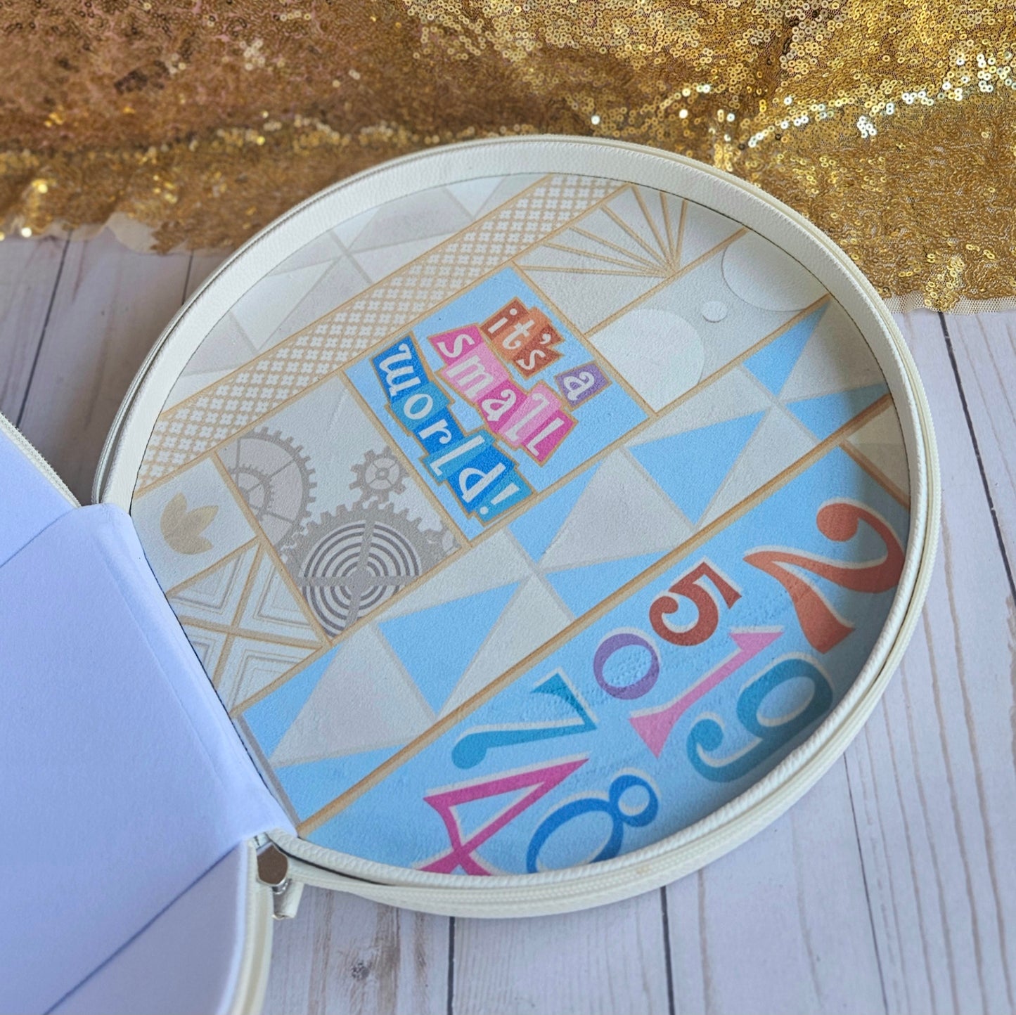 Friendly Clock CollectEar Ear Carrier Travel Case
