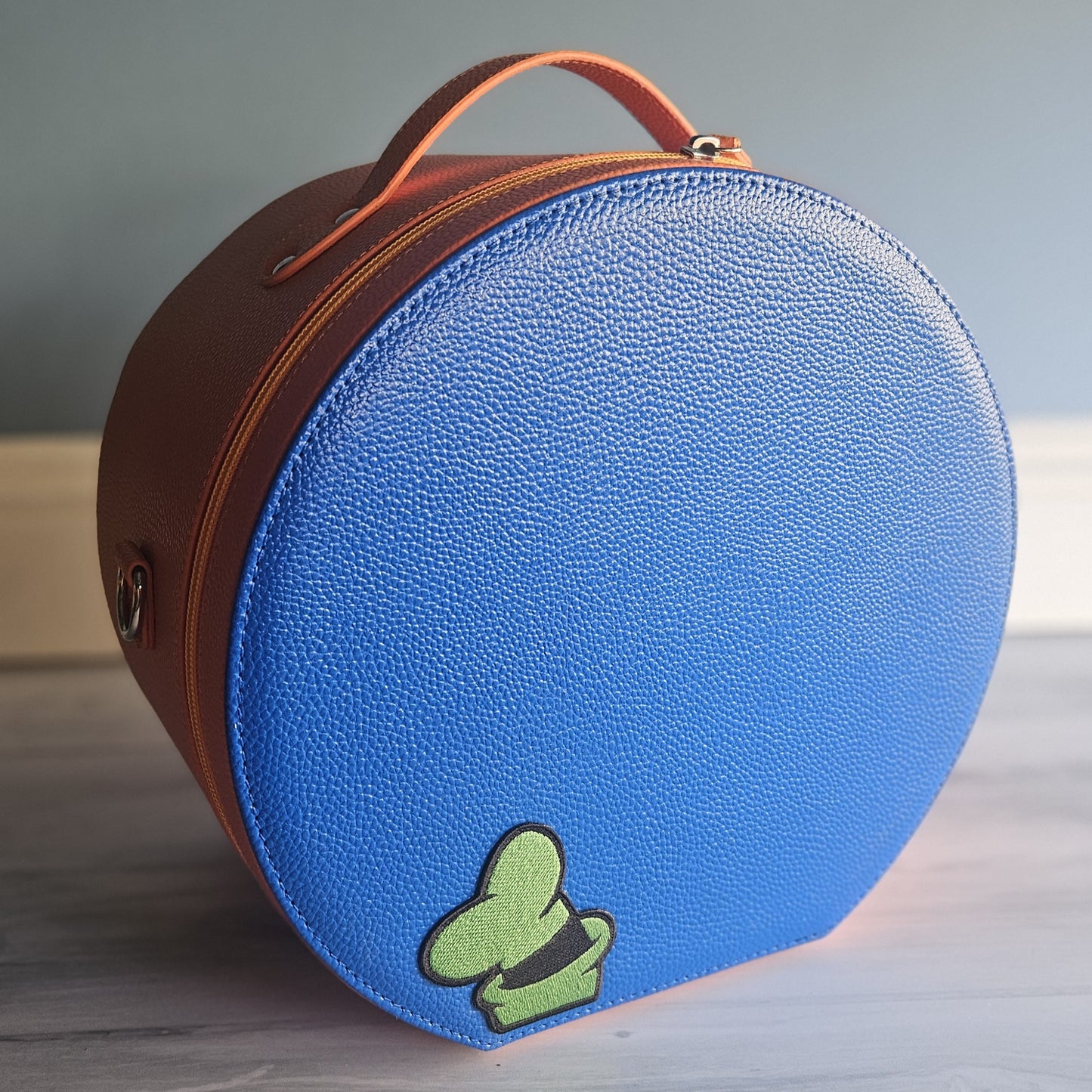 Silly Companion CollectEar Ear Carrier Travel Case