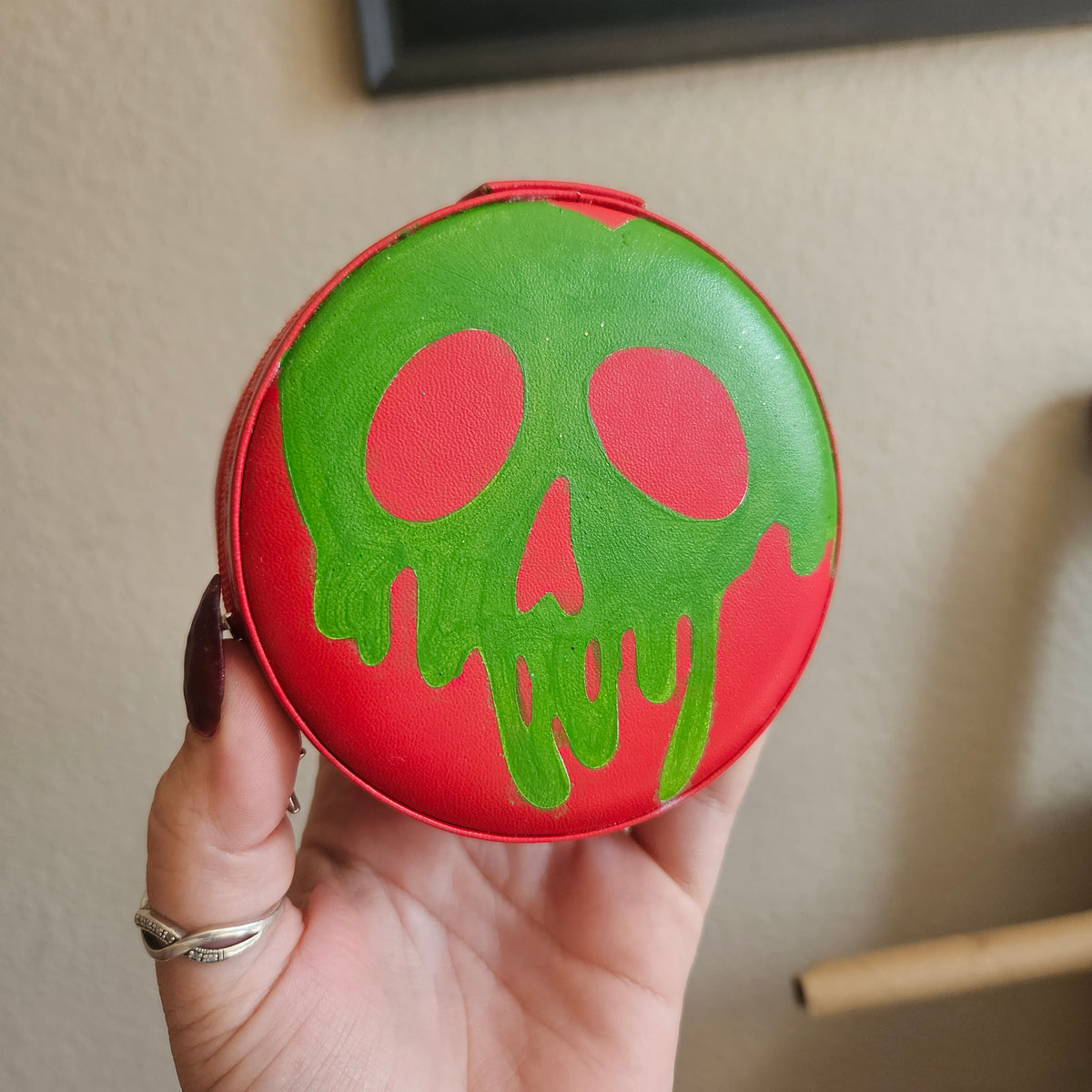 Sample Poisonous Apple Jewelry Case