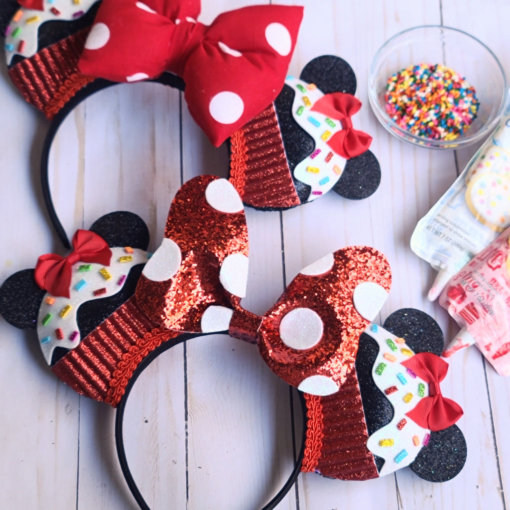 Minnie Classic Cupcake Puffy Bow and Bowtique Bow Mock-up